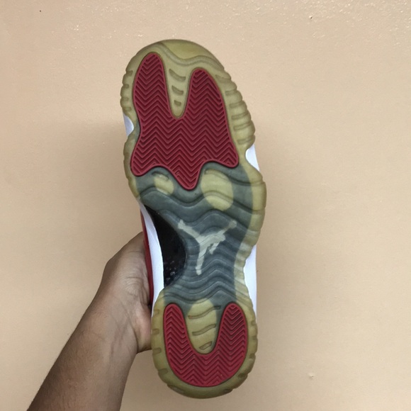 2016 Jordan 11 Retro Low Cherry - Picture 15 of 17